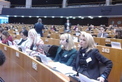 4. март 2015. Чланице Одбора за европске интеграције и Одбора за људска и мањинска права и равноправност полова на парламентарном семинару
